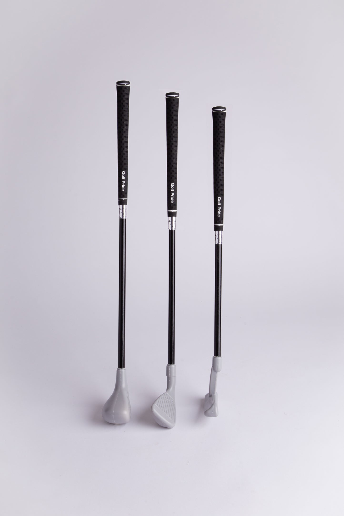 Lightweight toddler golf club set with driver, putter, iron and Golf Pride grips