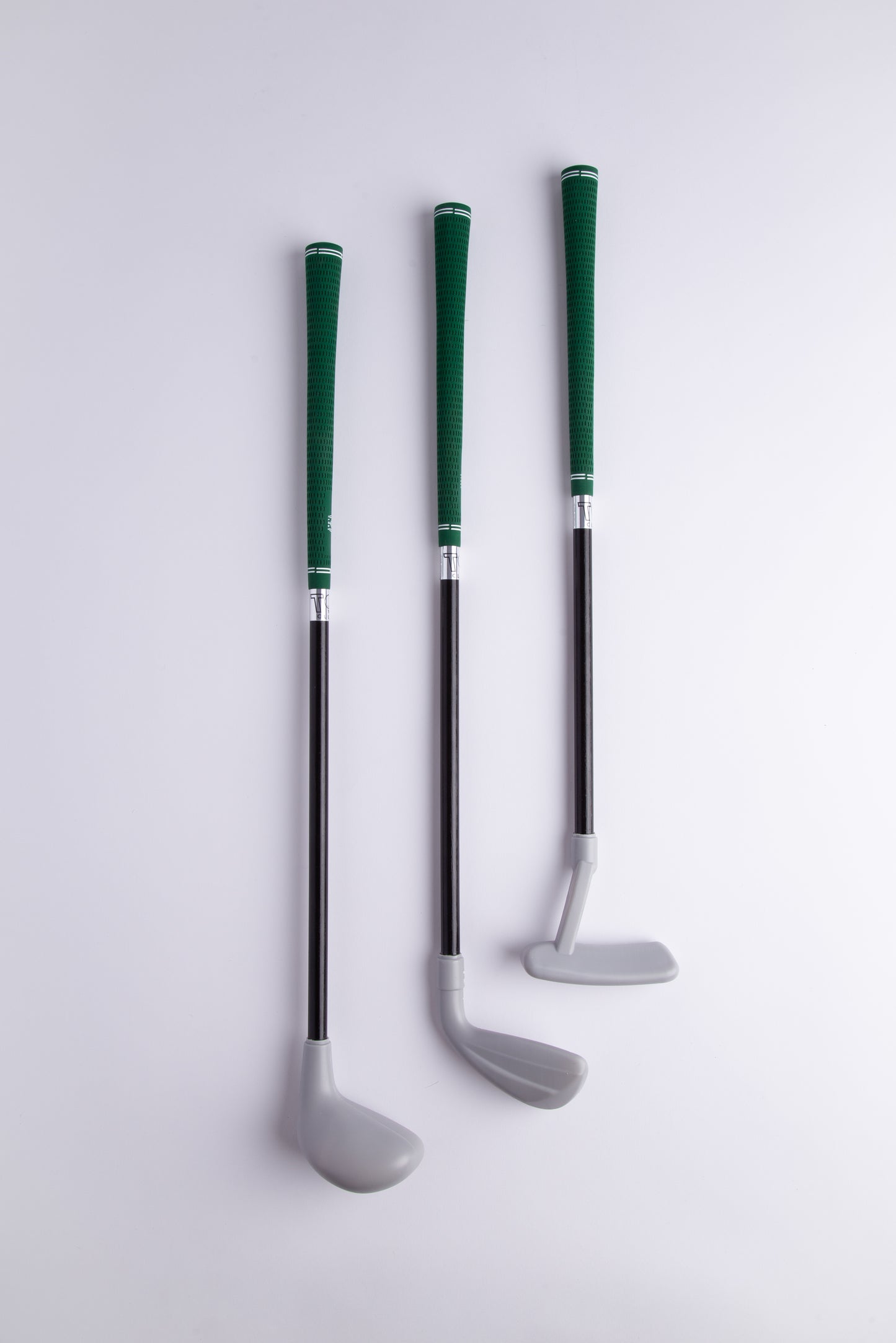 Good lightweight toddler golf clubs with green grips