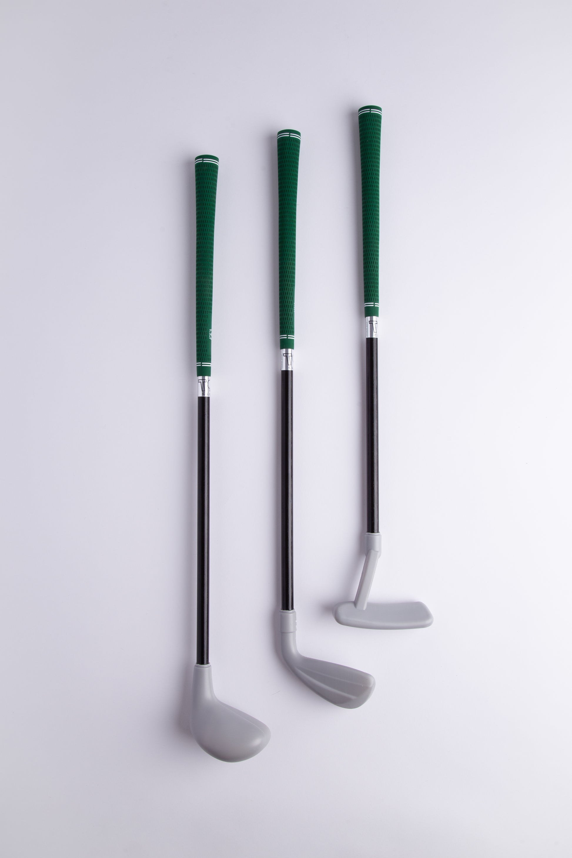 Good lightweight toddler golf clubs with green grips