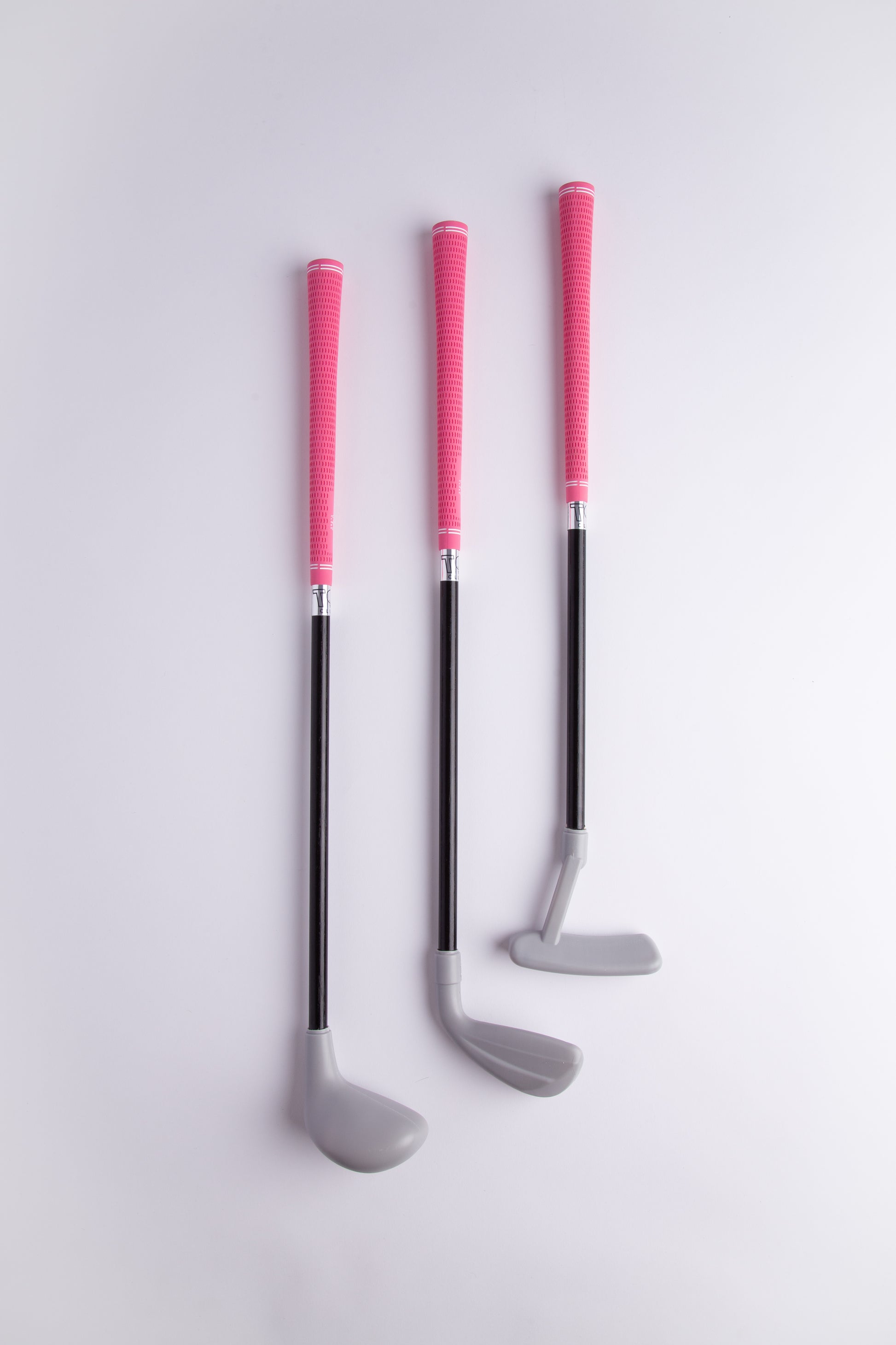 Lightweight golf clubs for toddler girls with pink grips