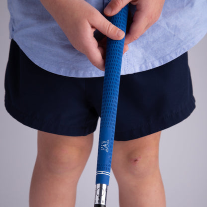 Lightweight toddler golf club with blue grip